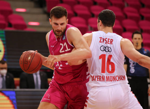 的赛场就是 的赛场就是