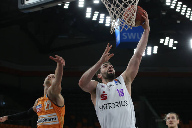 而业内评论 而业内评论