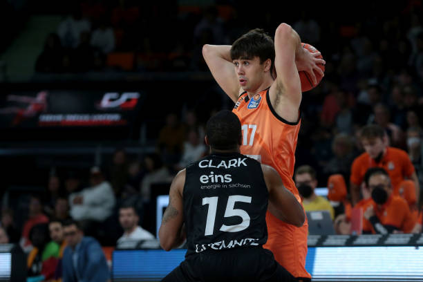 更是一种自 更是一种自